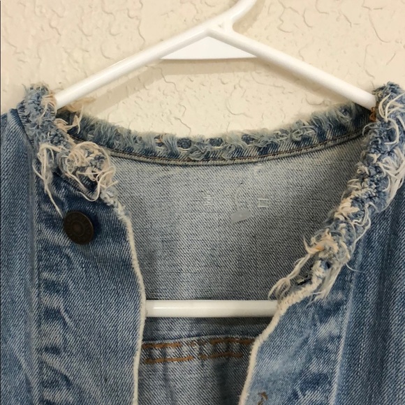 Sleeveless LÉVIS jean jacket no sizing - Picture 3 of 6